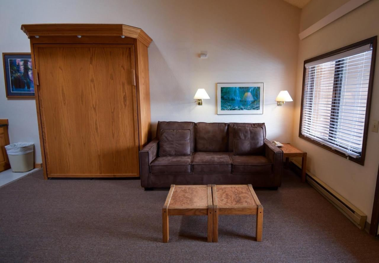 The At Silvercreek